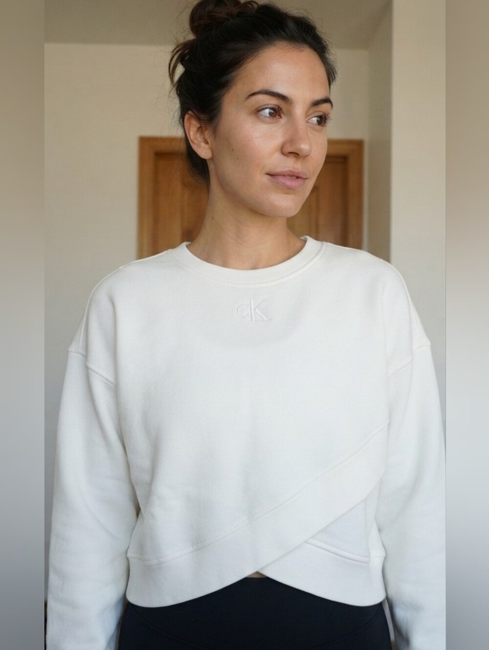 Calvin Klein Performance Ivory White CK Logo Cross Hem Sweatshirt Small